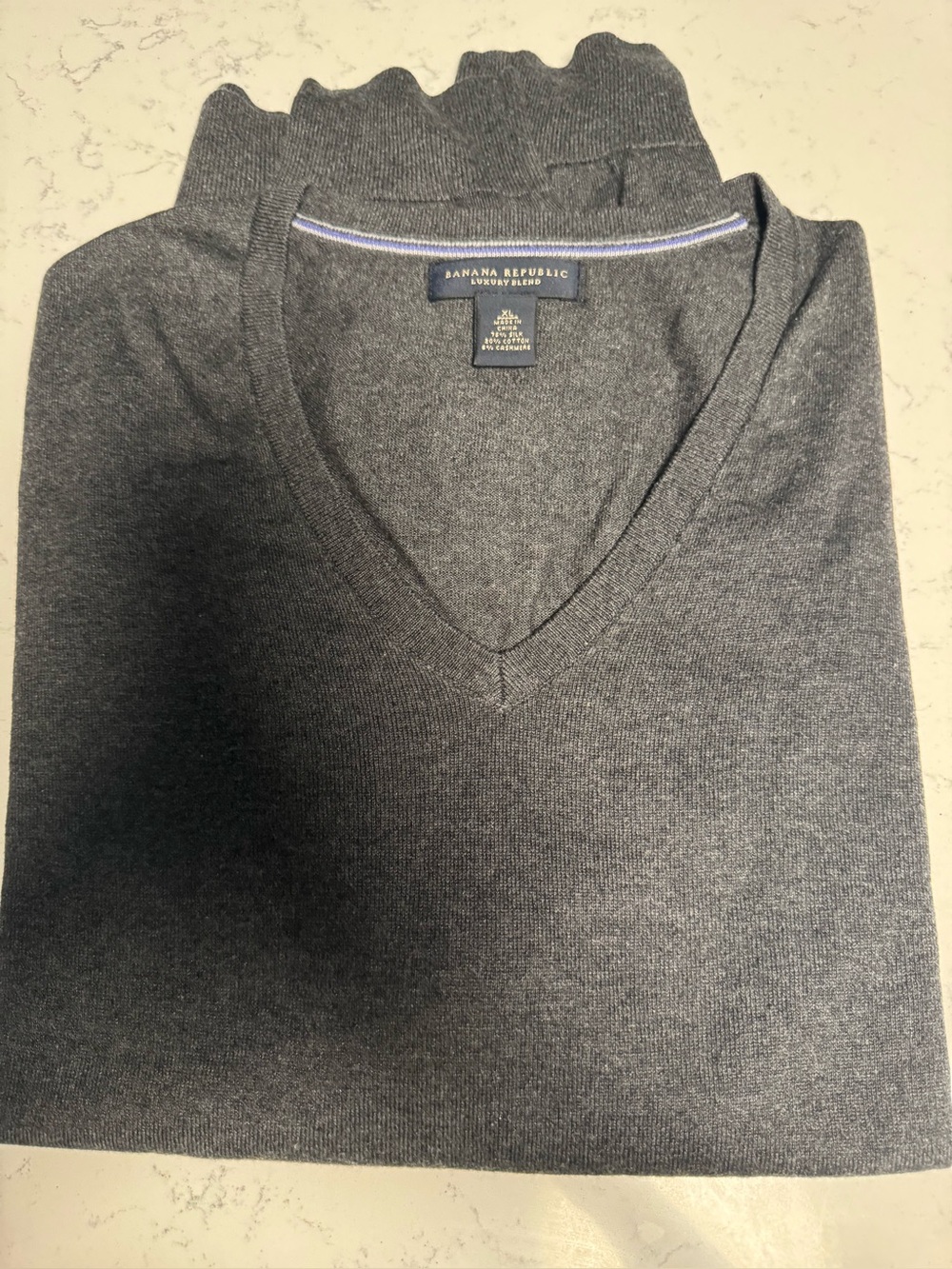 Luxury blend Banana Republic Men's V-Neck Sweater - Charcoal Gray